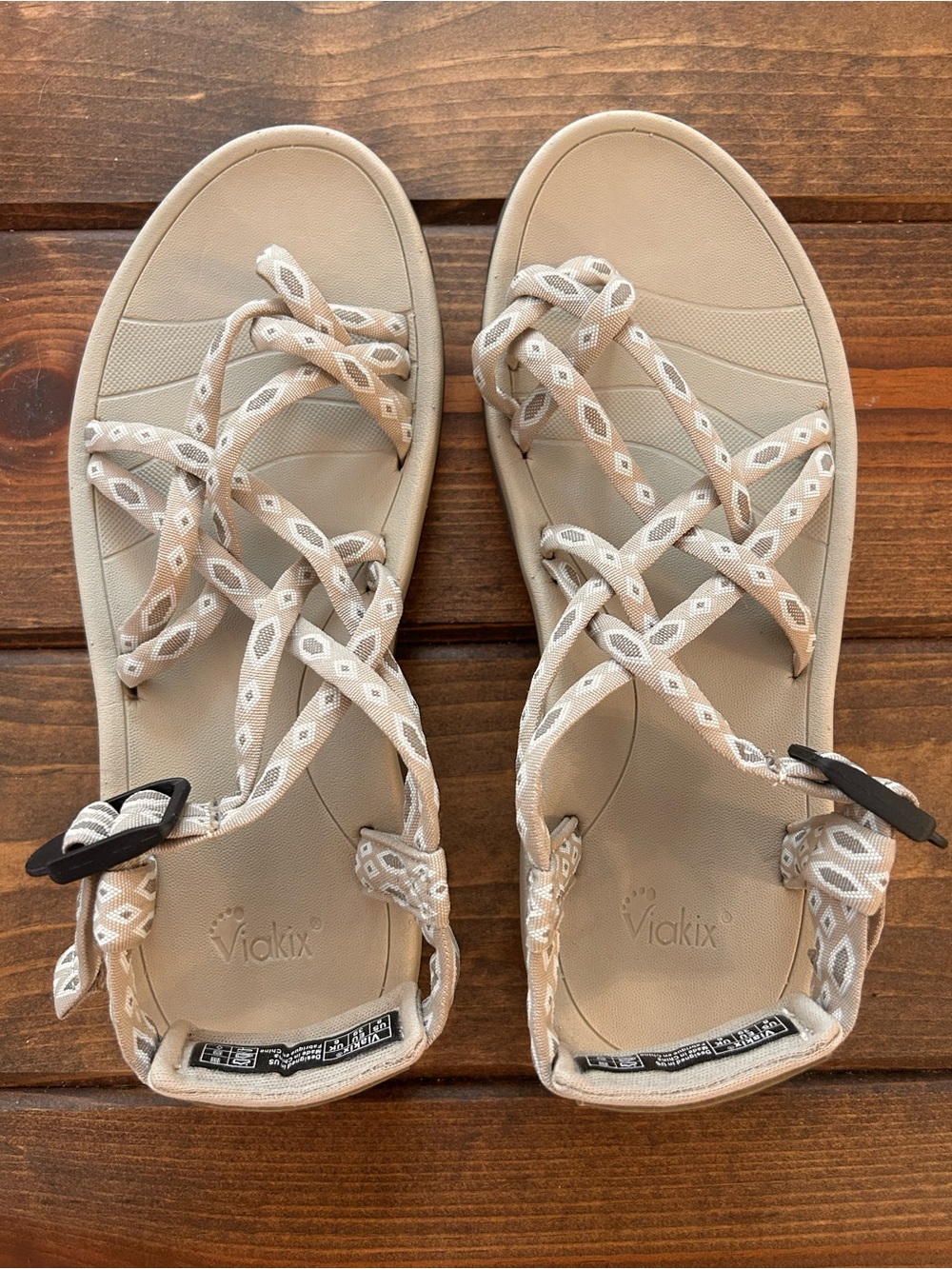 Viakix Women's walking sandals